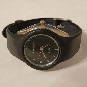 Ravinia Women's Black Casual Minimalist Analog Quartz Watch Japan Movt